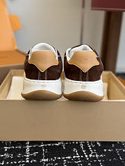 Fortok Louis Vuitton LV Tilted sneakers in dark brown suede - 6