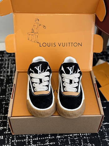 Fortok Louis Vuitton LV Tilted sneakers in Black suede