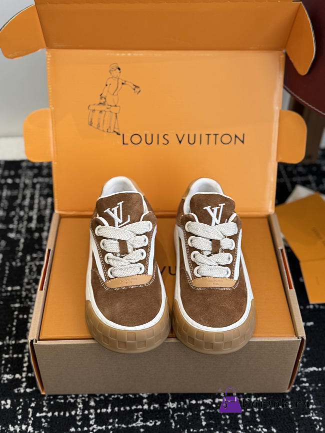 Fortok Louis Vuitton LV Tilted sneakers in brown - 1