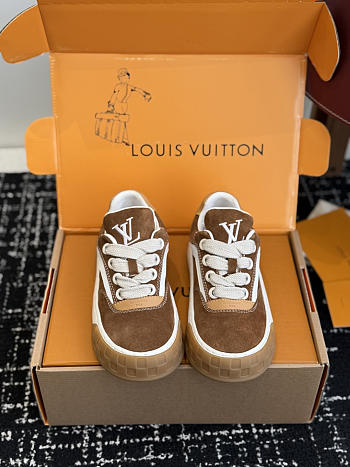 Fortok Louis Vuitton LV Tilted sneakers in brown