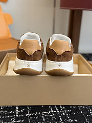 Fortok Louis Vuitton LV Tilted sneakers in brown - 5