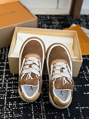 Fortok Louis Vuitton LV Tilted sneakers in brown - 3