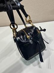 Fortok Prada Dangle Mini leather top-handle bag Black 14x14x13.5cm - 4