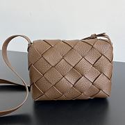 Fortok Bottega Veneta Diago leather crossbody bag Brown 22.5x16.5x5.5cm - 6