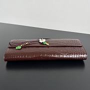 Fortok Bottega Veneta Andiamo Daisy clutch bag in crocodile-embossed leather 31x13x3cm - 5