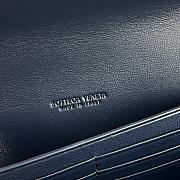 Fortok Bottega Veneta Andiamo clutch bag Suede Navy Blue 31x13x3cm  - 3