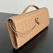 Fortok Bottega Veneta Andiamo clutch bag Leather Beige 31x13x3cm - 3