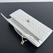 Fortok Bottega Veneta Andiamo clutch bag Leather White 31x13x3cm - 3