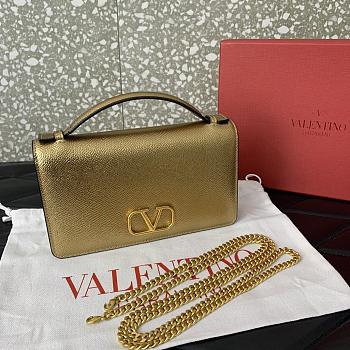 Fortok Valentino Garavani Vain VLogo metallic Gold 19*4*10.5cm