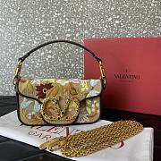 Fortok Valentino Garavani Locò embroidered shoulder bag Raffia 19 x 10.5 x 5cm - 1