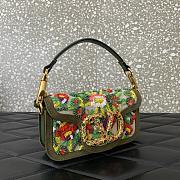 Fortok Valentino Garavani Small Locò Shoulder Bag Green 19 x 10.5 x 5cm - 5