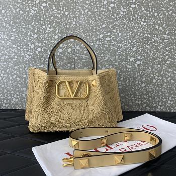 Fortok Valentino Garavani Natural Butterfly Effect Raffia Small VLogo Tote 25x18x12cm