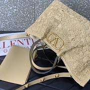 Fortok Valentino Garavani Natural Butterfly Effect Raffia VLogo Tote 35x25x17cm - 3