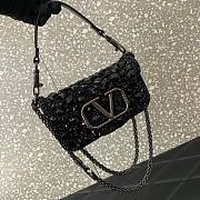 Fortok Valentino Garavani Locò shoulder bag crystal embellishments Black 20 x 11 x 5cm - 3