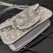 Fortok Valentino Garavani Locò shoulder bag crystal embellishments Silver 20 x 11 x 5cm - 4