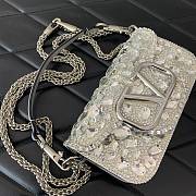 Fortok Valentino Garavani Locò shoulder bag crystal embellishments Silver 20 x 11 x 5cm - 3