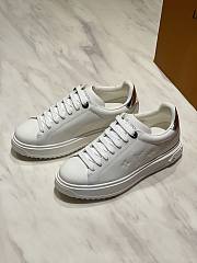 Fortok Louis Vuitton sneakers with a Vivienne charm tag White/ Silver - 5