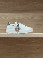 Fortok Louis Vuitton sneakers with a Vivienne charm tag White/ Silver - 2