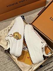 Fortok Louis Vuitton sneakers with a Vivienne charm tag White/Brown Monogram - 3