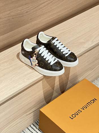 Fortok Louis Vuitton sneakers with a Vivienne charm tag Monogram Brown