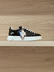 Fortok Louis Vuitton sneakers with a Vivienne charm tag Monogram Brown - 3