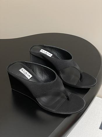 Fortok Alaïa Cube 75 thong wedge sandals in black 7.5cm
