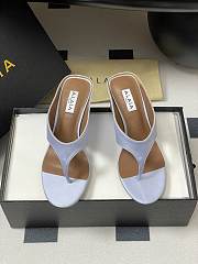 Alaïa Cube 75 thong wedge sandals in Light Blue - 2