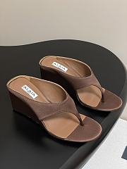 Alaïa Cube 75 thong wedge sandals in Brown - 1