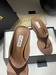 Alaïa Cube 75 thong wedge sandals in Brown - 6