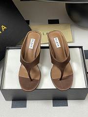Alaïa Cube 75 thong wedge sandals in Brown - 4
