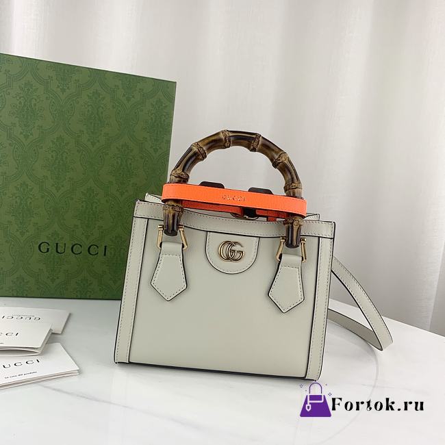 Fortok Gucci Diana mini tote bag in white leather 20x16x1cm - 1