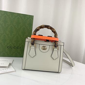 Fortok Gucci Diana mini tote bag in white leather 20x16x1cm