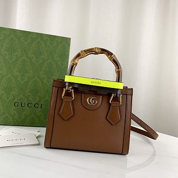 Fortok Gucci Diana mini tote bag in Brown leather 20x16x1cm
