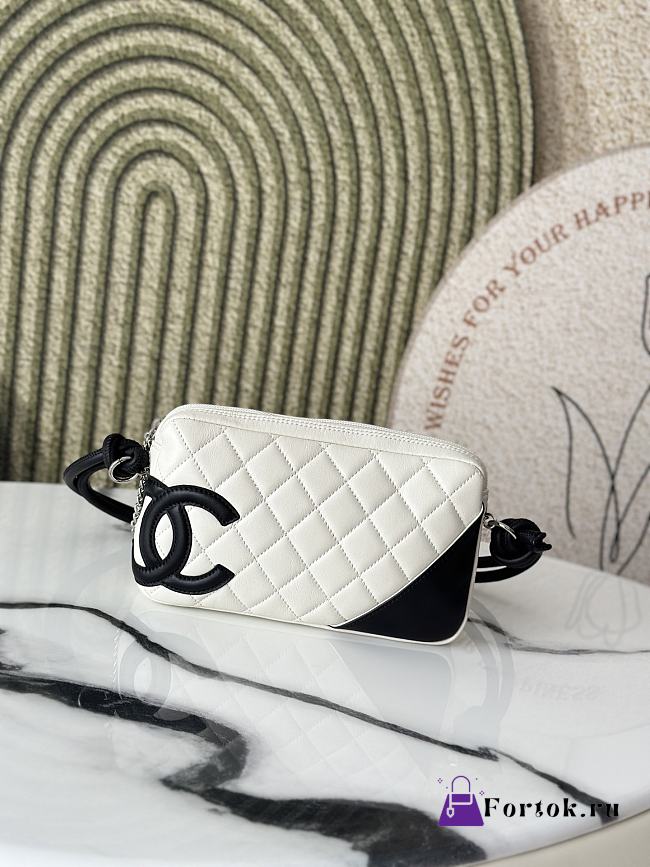 Fortok Chanel Cambon Ligne pochette White 12*20*3cm - 1