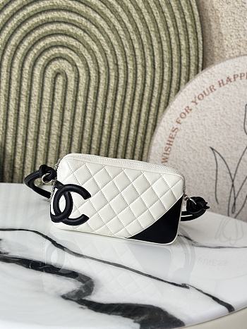 Fortok Chanel Cambon Ligne pochette White 12*20*3cm
