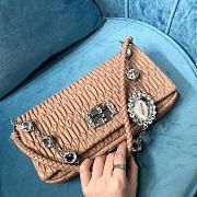 Fortok Miu Miu Iconic Crystal Cloqué Nappa leather Beige Top-handle bag 28x4x15cm - 2