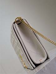 Fortok Saint Laurent Becky Medium chain bag White 25x17x7cm - 2