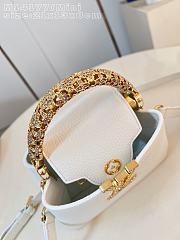 Fortok Louis Vuitton Capucines Mini White leather Gold-toned Hardware 21x13x8cm - 2