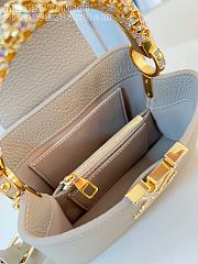 Fortok Louis Vuitton Capucines Mini Taupe leather Gold-toned Hardware 21x13x8cm - 2
