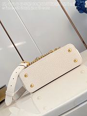 Fortok Louis Vuitton Capucines Mini bag a triple chain adornment Beige 22x12x8cm - 4