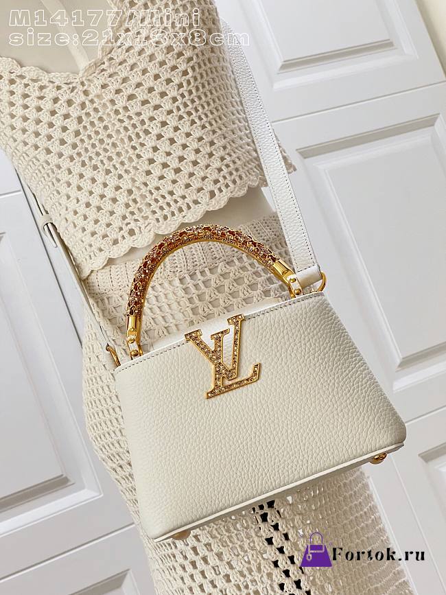 Fortok Louis Vuitton Capucines Mini White leather Gold-toned Hardware 21x13x8cm - 1