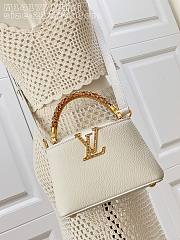 Fortok Louis Vuitton Capucines Mini White leather Gold-toned Hardware 21x13x8cm - 1