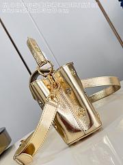 Fortok Louis Vuitton Capucines shimmering Gold-tone calfskin leather 13.6 x 8 x 21cm  - 2