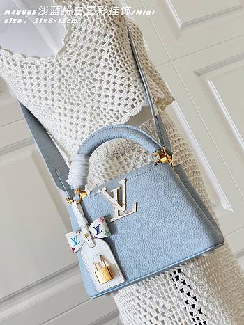 Fortok Louis Vuitton Capucines Mini bag in light blue 21 x 8 x 13cm