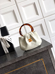 Fortok Chanel Mini Drawstring Bag with Resin/Tortoiseshell Handle Leather White 9x12x5cm - 1