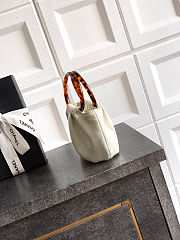 Fortok Chanel Mini Drawstring Bag with Resin/Tortoiseshell Handle Leather White 9x12x5cm - 6