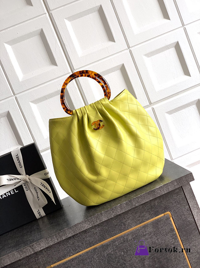 Fortok Chanel Mini Drawstring Bag with Resin/Tortoiseshell Handle Leather Lime Yellow 26x32x14cm - 1