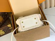Fortok Louis Vuitton Capusnow Capucines shearling 13 x 11 x 20cm - 6