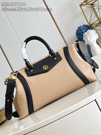 Fortok Louis Vuitton Biker Beige 38 x 15 x 15cm