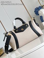 Fortok Louis Vuitton Biker PM Ivory 30x12x12 cm - 1